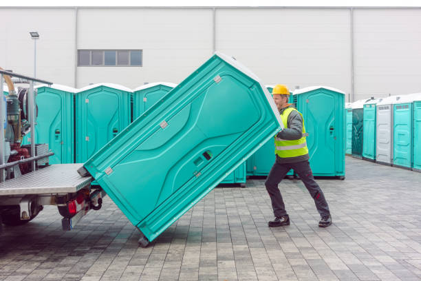 Portable Toilet Options We Offer in Palmetto Estates, FL